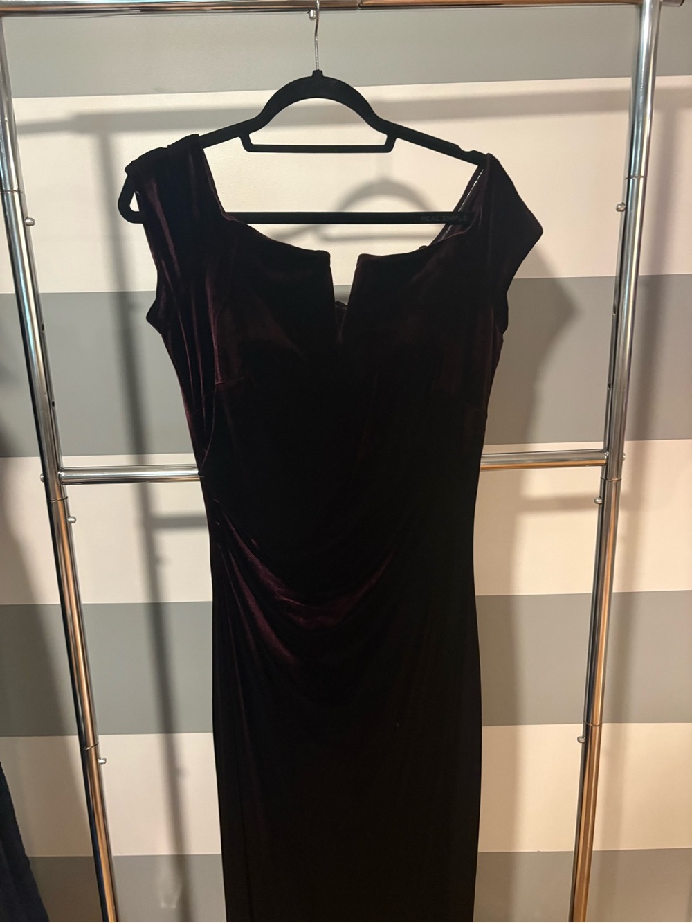 Off the Shoulder Long Velvet Evening Dress in Burgundy